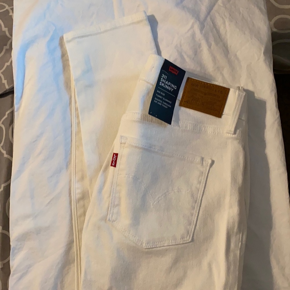 BRAND NEW white levis 311 shaping skinny